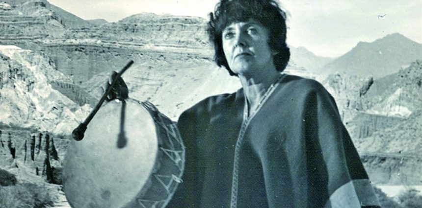 LEDA VALLARES: UNA INSTALACIÓN SONORA EN SU HOMENAJE
