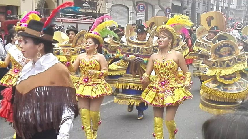 BUENOS AIRES CELEBRA A BOLIVIA, EN AVENIDA DE MAYO