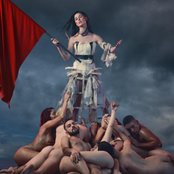 LA CANTANTE Y ACTIVISTA CHILENA FRANCISCA VALENZUELA Y SU ATREVIDO VIDEO, «HÉROE»