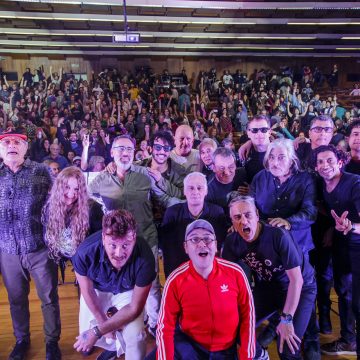 MÚSICOS HOMENAJEARON A SPINETTA EN FACULTAD DE EXACTAS