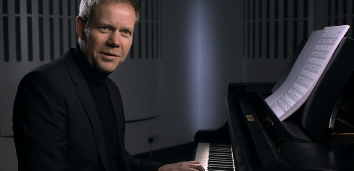 MAX RICHTER TOCARÁ EL PIANO FRENTE A LA GRAN MURALLA CHINA