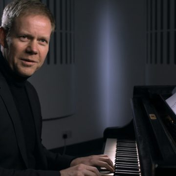 MAX RICHTER TOCARÁ EL PIANO FRENTE A LA GRAN MURALLA CHINA