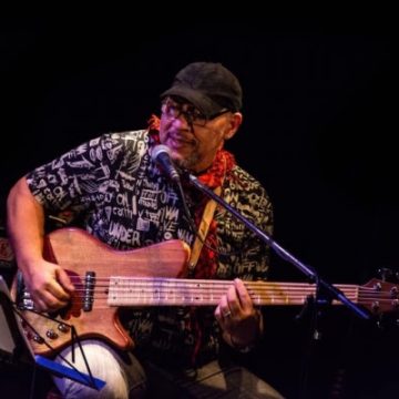 DANIEL MAZA AMENIZA EL CALOR PORTEÑO CON BOLEROS