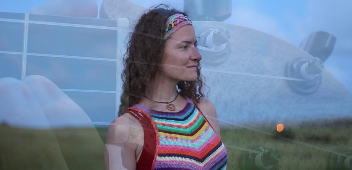 LA CANTANTE Y PERCUSIONISTA MARIANA MASETTO SORPRENDE CON UN DISCO CON TEMAS PROPIOS Y VERSIONES DE ROBERTO CARLOS, TRIBALISTAS Y STING, ENTRE OTROS
