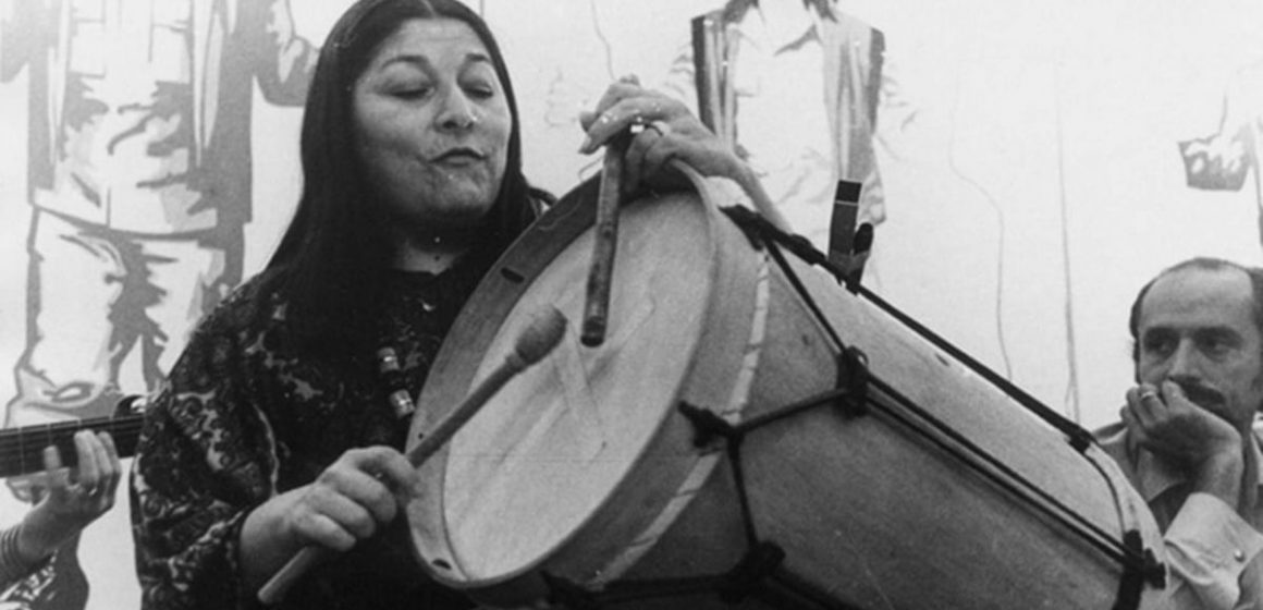 A 85 años del nacimiento de Mercedes Sosa, las voces de cuatro amigos: Teresa Parodi, Eduardo Carrasco, Julio Lacarra y Peteco Carabajal