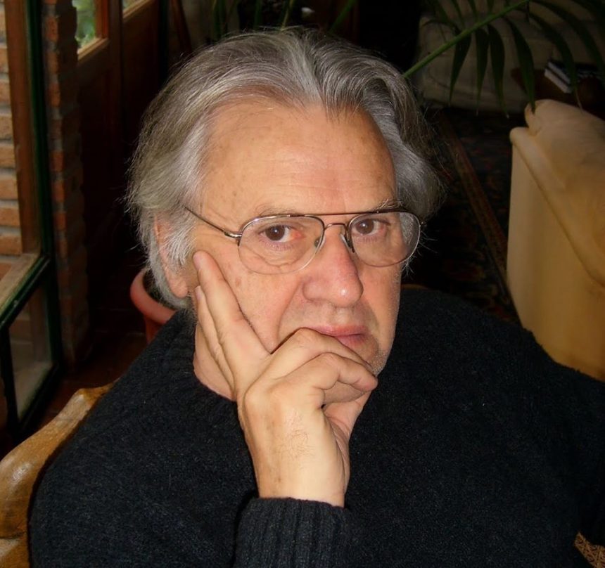 Eduardo Carrasco, de Quilapayún: “Piñera es un presidente inhábil, que anda preocupado en tonteras, ni él cumple con las reglamentaciones para impedir el avance del virus”