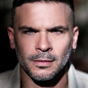 El puertorriqueño Pedro Capó, sobre su huayno – reggaetón «La sábana y los pies»: «Es medio profética porque ahora no tenemos más remedio que compartir el espacio con quien estemos o extrañar a esa persona en esta pandemia»