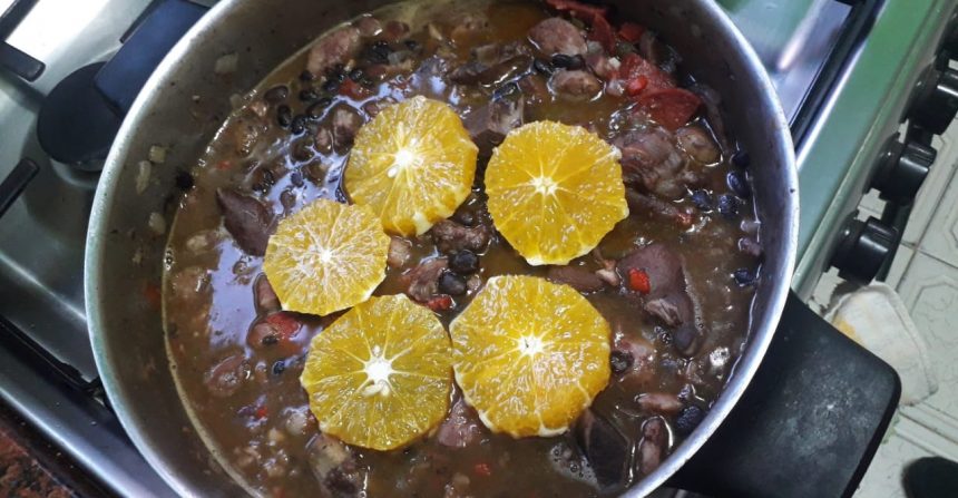 Plato brasileño: Feijoada (Por La Cocina del Chaucha)