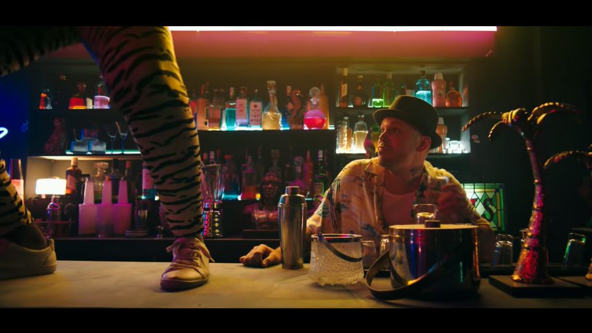 Residente: una historia de erotismo y sexualidad entre un hombre y una mujer en un bar