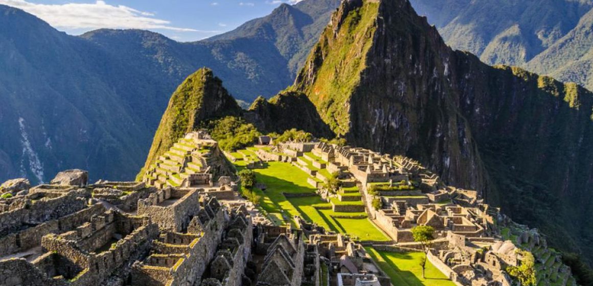 Machu Picchu, la imponente ciudad y monumento Inca en la gran altura, que testimonia el poderío de un imperio originario de avanzada, que dominó la mayor parte de la zona andina sudamericana