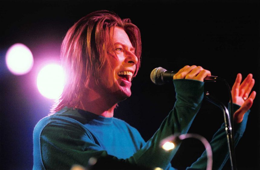Detalles sobre «Something In The Air (Live París 99)», el nuevo álbum de David Bowie, a días de aparecer