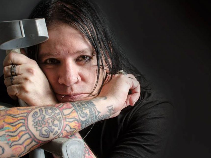 La banda dark rock  Cabezones rememora «Lejos es no estar» junto a Ricardo Mollo, grabada en 2006