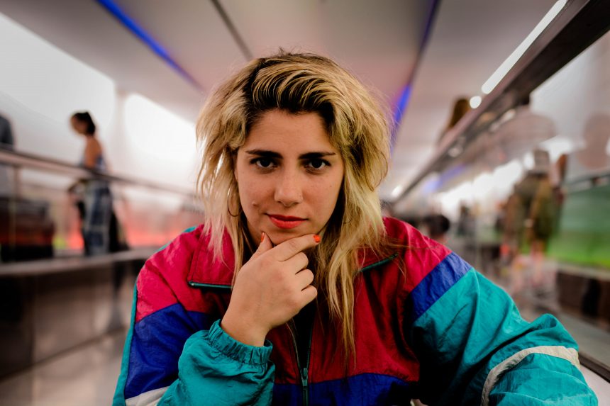 Desde Córdoba, Cci Kiu invita a bailar con su indie pop en canciones como «Sigan a los elefantes»