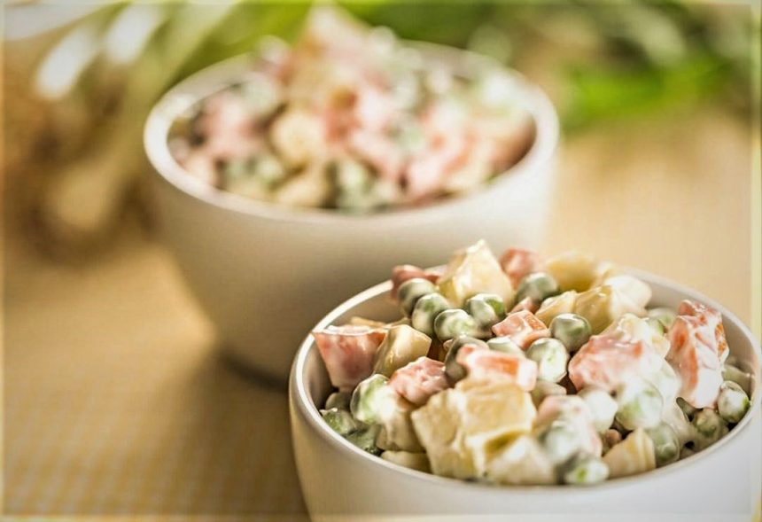 Ensalada rusa: preparación de un plato típico nacido entre zares, con una historia fascinante detrás (Por La Cocina del Chaucha)
