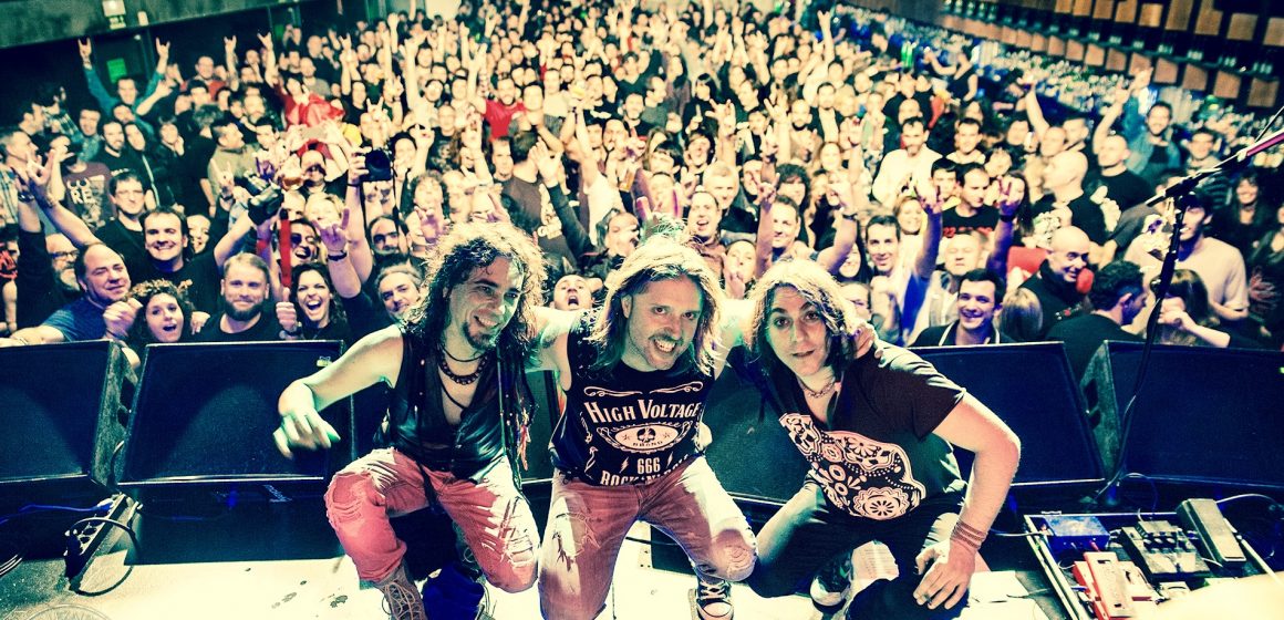Ciclonautas, la banda de potente rock urbano hispanoargentina, comparte dos videos de canciones de su gira latinoamericana