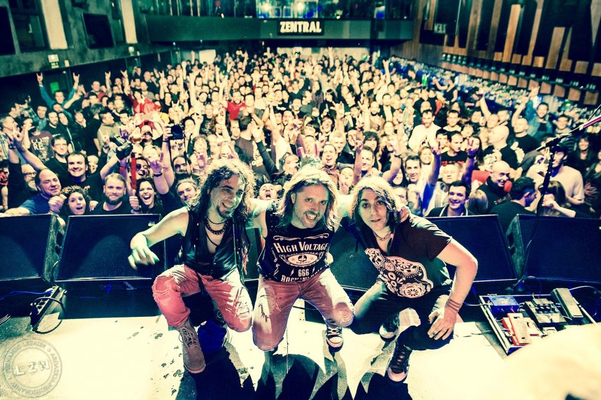 Ciclonautas, la banda de potente rock urbano hispanoargentina, comparte dos videos de canciones de su gira latinoamericana