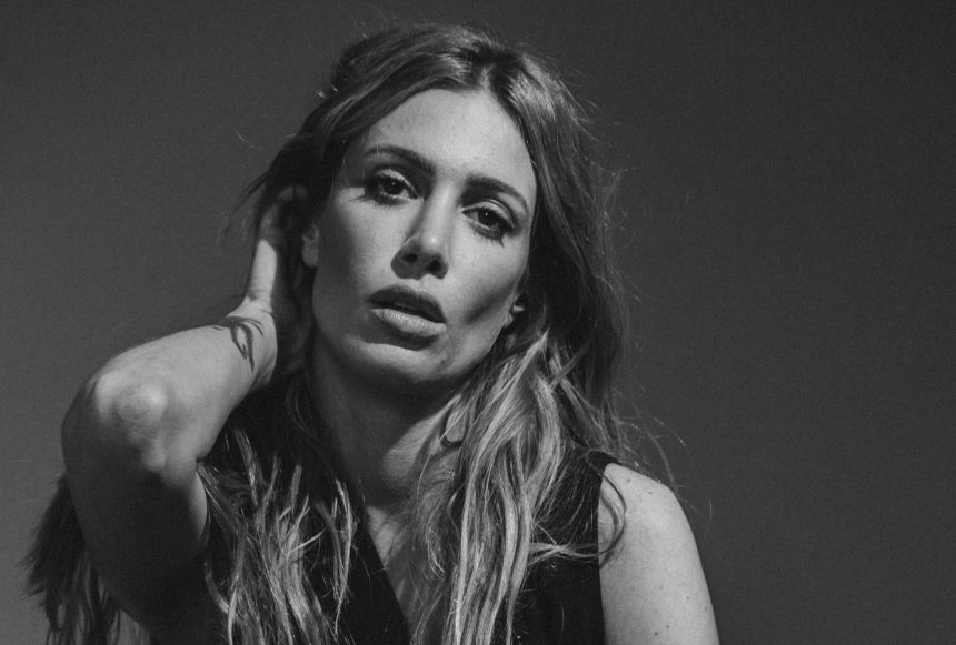 La argentina María Campos en su placa «Santo Entendimiento» propone flamenco – pop con salpicones de hip hop y sonidos latinos