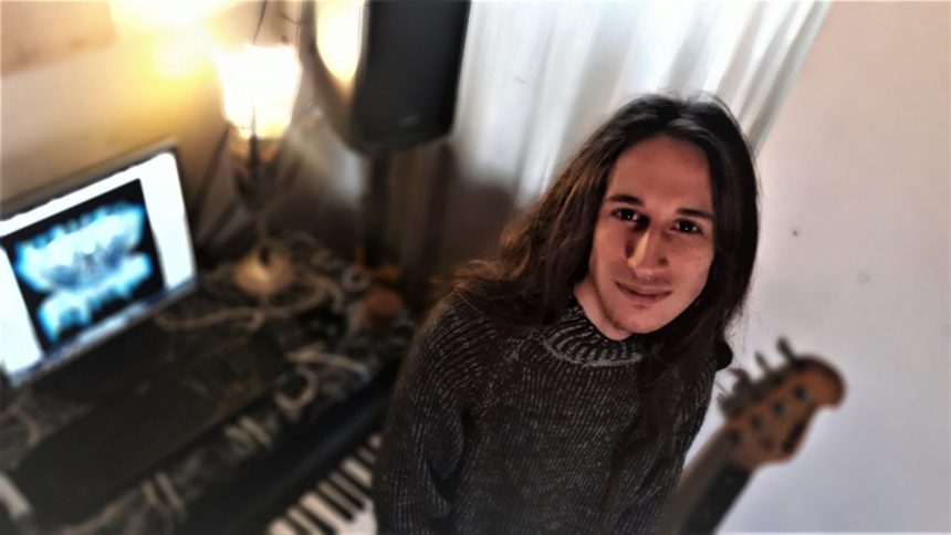 Con tan sólo 19 años, el músico argentino Ángel Ziur consigue una obra maestra conceptual donde hay entrecruces de música negra, de suburbios y hasta clásica europea