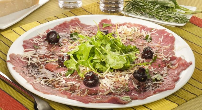 Carpaccio, un plato veneciano cuyo nombre fue en honor al artista renacentista Vittore Carpaccio (por La Cocina del Chaucha)