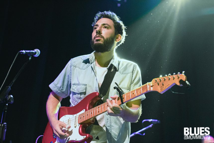 Nico Fami, el músico argentino que se radicó en Brasil y es figura notable del ámbito blusero, además de acompañar a gigantes del género