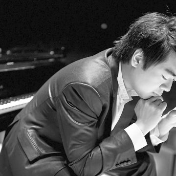 El consagrado pianista chino Lang Lang sorprende al mundo de la música clásica con el álbum «Goldberg Variations» de Bach, que presentó oficialmente en un templo histórico en Beijing