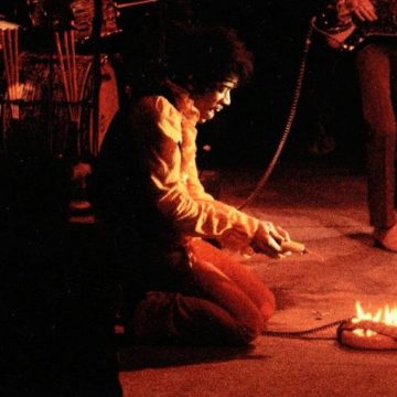 A 50 años del fallecimiento de Jimi Hendrix, el astro que hacía el amor a su Stratocaster cada vez que se subía a un escenario, la piedra angular para todo lo que llegó después; sin duda, el mejor guitarrista de la historia