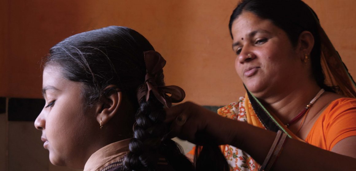 Cine: «Hermanas de los Árboles», un documental que trata sobre la plantación de 111 árboles en una pueblo de India como celebración del nacimiento de cada niña para concientizar contra el infanticidio femenino