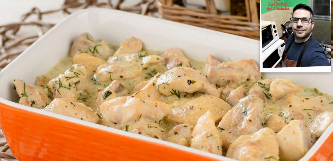 Salsa Bechamel en pechuga de pollo: un exquisito moje en pollo en honor a Louis de Bechamel, jefe de la casa real del rey francés Luis XIV, quien era un gran aficionado a la cocina