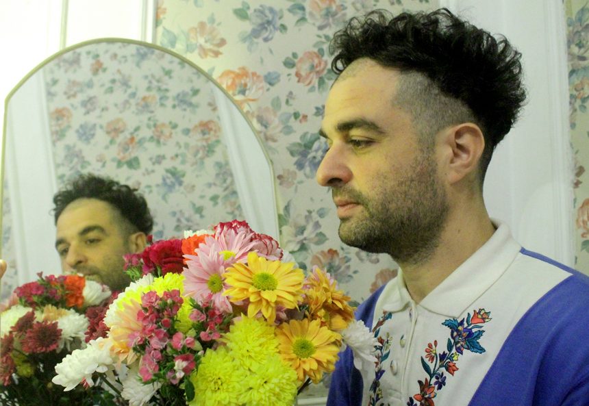 El músico marplatense Pitucardi presenta  su último álbum pop, «Carita»: «Quise conectar más con mi mundo visual, incorporar mis dibujos»