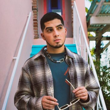 El joven talento chileno Mati Gómez sigue cosechando éxito con pop urbano a través de canciones como «Como nunca», en la que lo acompaña la cantante y YouTuber mexicana Bala