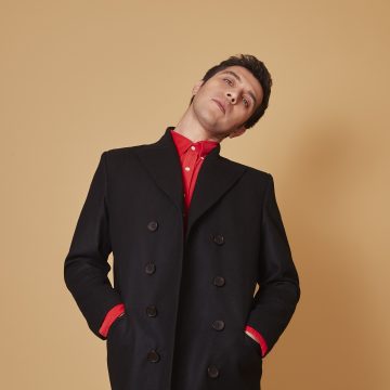 El chileno Gepe sigue adelantando canciones de su inminente nuevo trabajo: «Tiene que ver con la trascendental, masculino y hace referencia directa a mi abuelo, que decía ‘Me encanta el libro La Odisea porque no lo entiendo'»