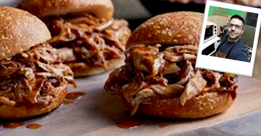 Pulled Pork, un tipo de barbacoa con carne de cerdo que tiene su origen en los nativos de Isla Española, entre Haití y República Dominicana, cuya preparación los colonos copiaron, aggiornaron y llevaron luego a las ciudades de  Florida y Alabama, en Estados Unidos