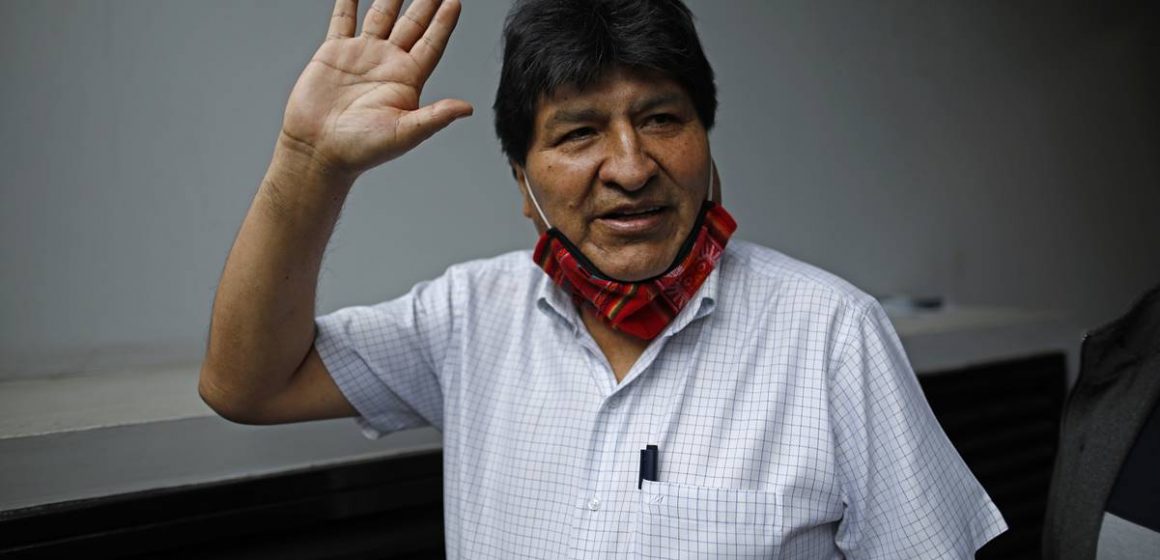 El ex presidente boliviano Evo Morales recibe el Doctorado Honoris Causa de parte de la Universidad Nacional de Artes