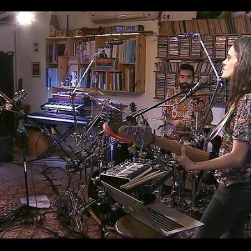 Eruca Sativa realizó sus últimos shows del año por Streaming: «Fueron más de siete meses de extrañarnos, de ansiar tocar esas canciones juntos de nuevo, de sonreír y disfrutar de la intimidad de la sala», expresó su cantante Lula Bertoldi