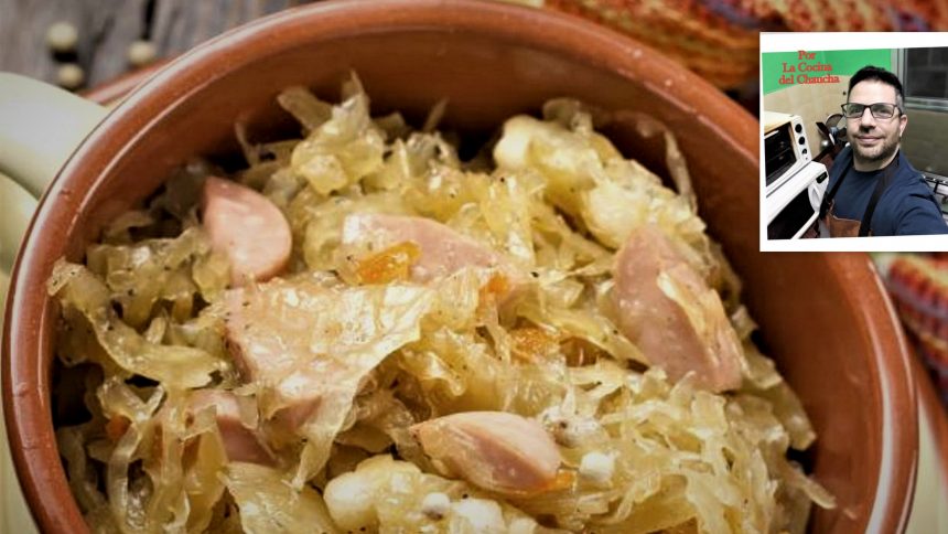 Chucrut, un alimento que fue típico dentro del ámbito marinero y cuyo origen se remonta a la China antigua: fue descubierto por obreros pobres en tiempos de  construcción de la Gran Muralla