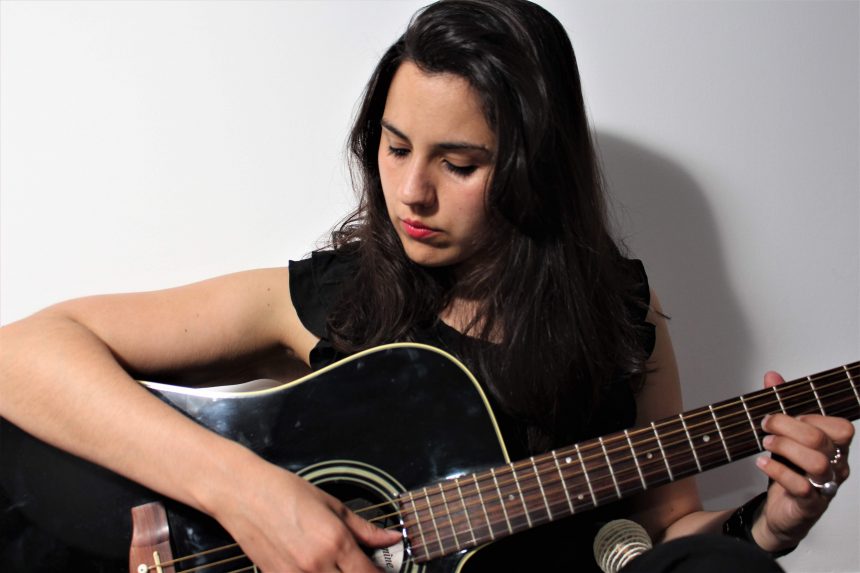 La fueguina Luisina Kippes y su fenomenal combinación de raíz folclórica y música académica contemporánea