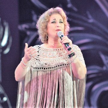 La folclorista argentina Yamila Cafrune y su concierto web en el que se reinventa como «Yazzmila Cafrune: No soy de aquí ni soy de allá»