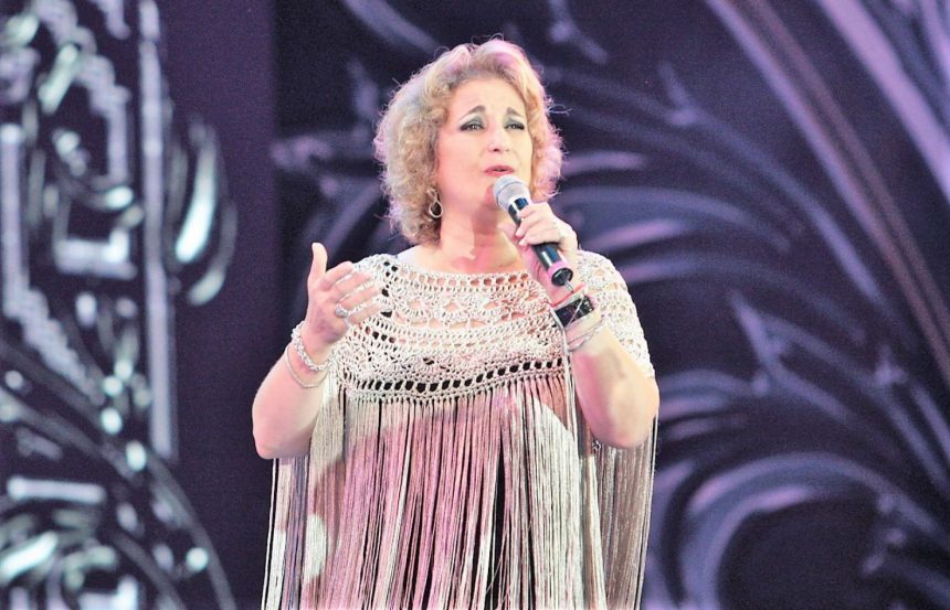 La folclorista argentina Yamila Cafrune y su concierto web en el que se reinventa como «Yazzmila Cafrune: No soy de aquí ni soy de allá»
