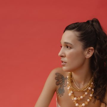 La puertorriqueña iLe presenta su canción «Donde nadie respira»: «Espero motivar a que la gente se involucre. Tomar acciones para enfrentar a los que tengan poder y encarar los problemas en la sociedad para progresar de verdad»