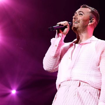 El londinense Sam Smith habla sobre su nuevo álbum «Love Goes»: «Cada vez que iba al estudio, me prometía a mí mismo que dispararía para las estrellas y no tendría limitaciones. El resultado ha sido tan mágico, tan terapéutico y divertido»