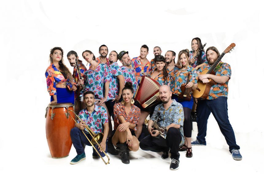 La Orkesta Popular San Bomba ft. Tifak para el videoclip de «Cumbia Palestina»