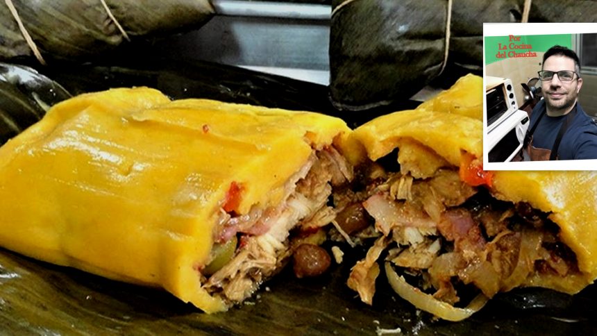 Plato navideño: La Hallaca, símbolo central de las fiestas venezolanas, creada por los esclavos de los españoles, quienes utilizaban todo lo que le sobraba a los colonos; con el paso del tiempo se mejoró la receta y se hizo popular; también es fundamental en algunas zonas colombianas e incluso existe una preparación similar en Ecuador