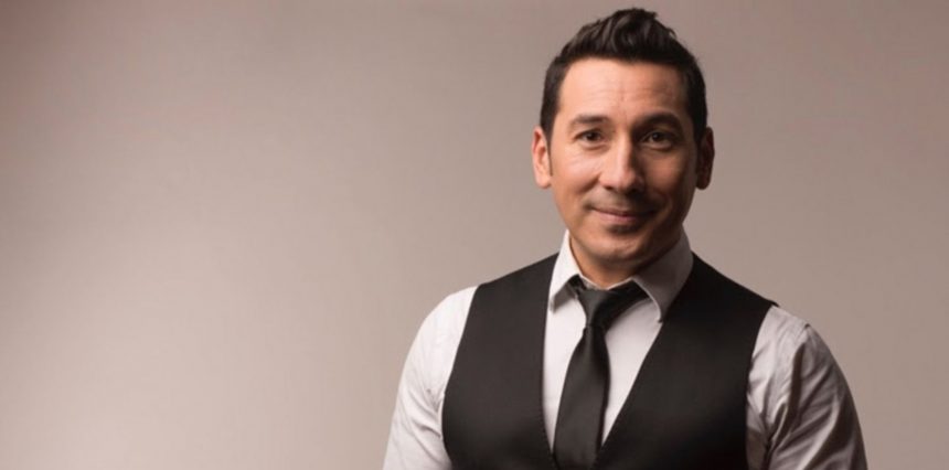 El cantante de tango Ariel Ardit realizará un concierto en el Anfiteatro del Parque Centenario