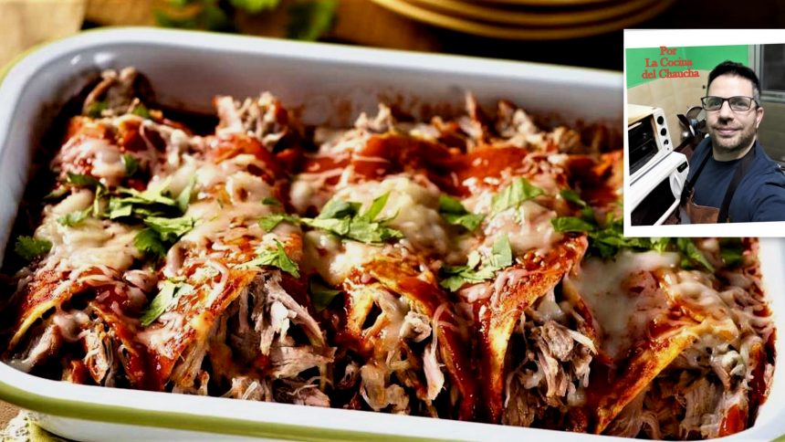 Enchiladas: bañadas en colores verdes, rojos o hasta marrones, son los platos más representativos de México. El origen es precolombino y desciende del maíz; están conformados por tortillas y chiles, bien picantes, con diferentes rellenos, según la ocasión