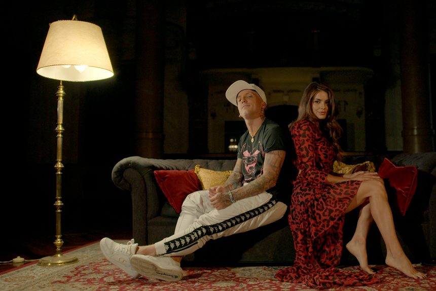 Tras ser eliminado en semifinales del exitoso programa televisivo Masterchef Celebrity, el Polaco reaparece musicalmente con el tema «El regalo» junto a Natalie Pérez
