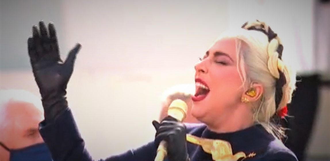 Lady Gaga dio inicio al juramento presidencial de Joe Biden cantando el himno estadounidense; luego, Jennifer López interpretó el tema “This Land Is Your Land”