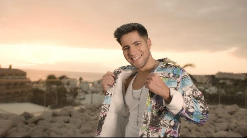 El cantante canario Neo Pinto hace pie en Latinoamérica con su single «Con amor», cuyo mensaje principal va en contra del machismo