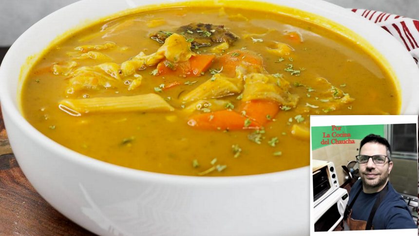 Soup joumou (Sopa de auyama): alimento nacido en Haití. Cuando se independizó y se transformó en república, los esclavos consiguieron acceso a la auyama, fue así que el plato se transformó en símbolo de libertad desde el 1° de enero de 1894. Existe hasta un documental sobre su importancia en la cultura local