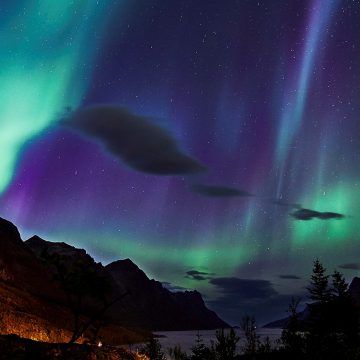 Noruega: uno de los países escandinavos donde mejor se pueden apreciar las auroras boreales, también llamadas “luces del norte”, un fantástico fenómeno que ilumina el cielo nórdico y que vale la pena conocer