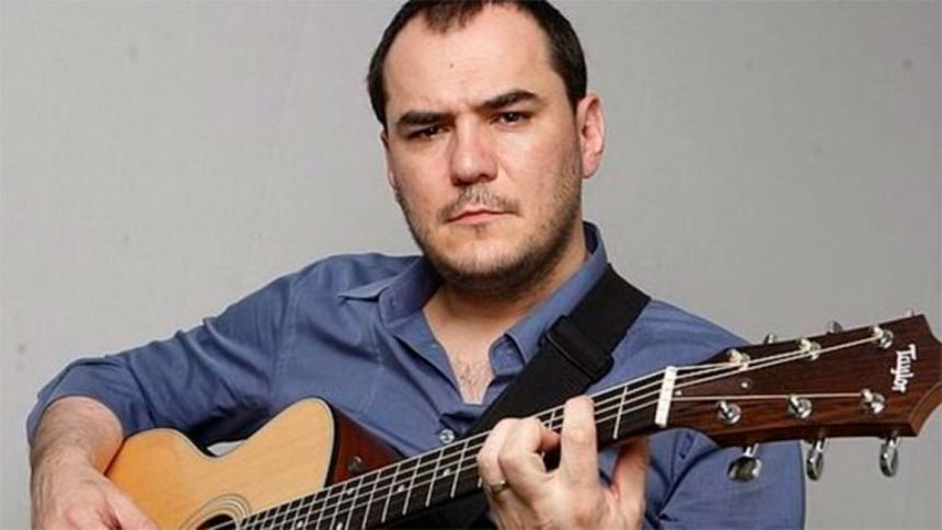 Ismael Serrano anticipa una canción nueva, «Porque fuimos» antes de su esperado nuevo álbum, tras siete años sin editar. En el clip aparece la actriz Clara Alvarado de «La Casa de Papel» y Litus del programa «Late Motiv»
